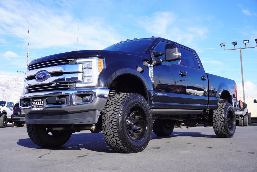 2017 Ford SUPER DUTY F-350 LARIAT - 22988269 - 5