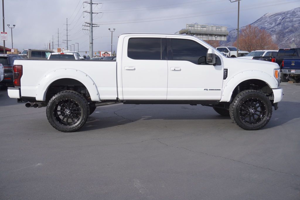 2017 Ford SUPER DUTY F-350 LARIAT - 22988443 - 13