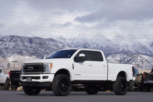 2017 Ford SUPER DUTY F-350 LARIAT - 22988443 - 1