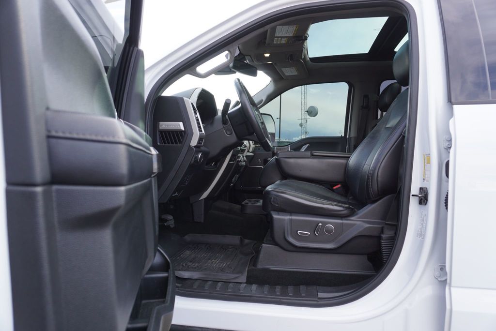 2017 Ford SUPER DUTY F-350 LARIAT - 22988443 - 21