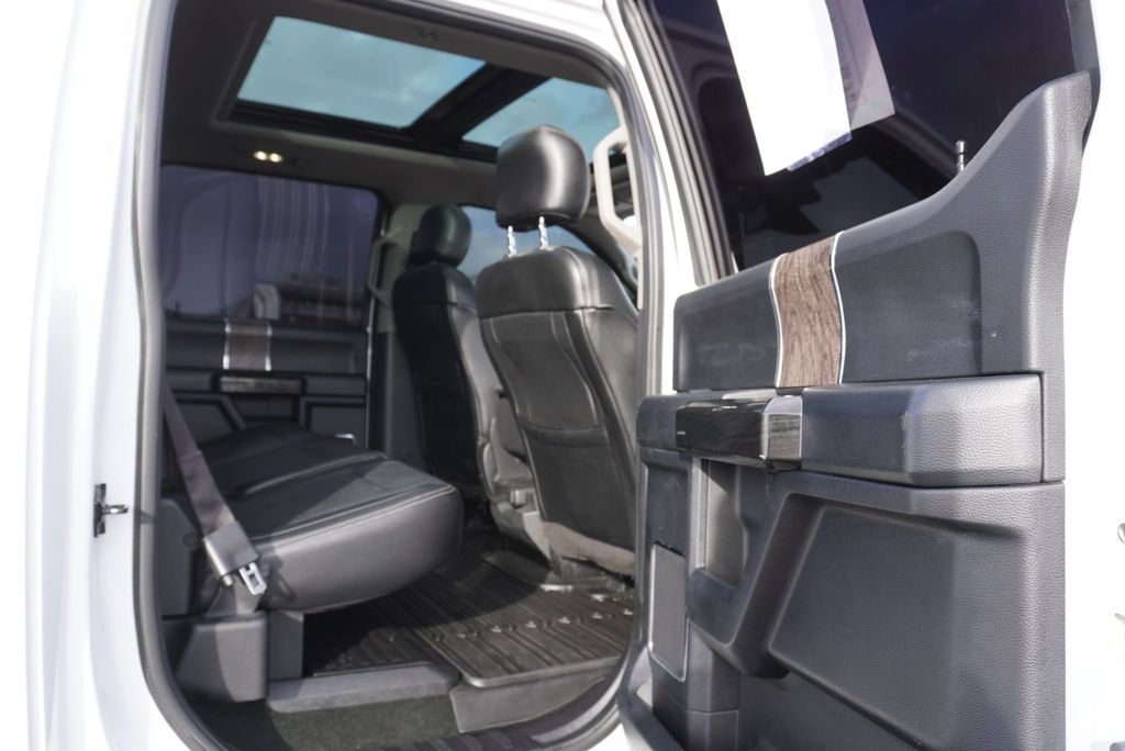 2017 Ford SUPER DUTY F-350 LARIAT - 22988443 - 25