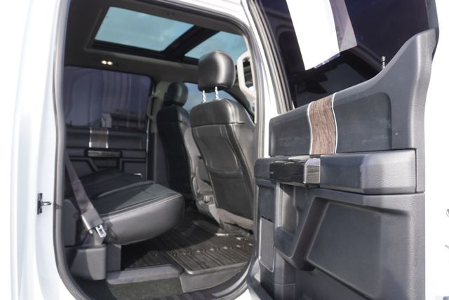 2017 Ford SUPER DUTY F-350 LARIAT - 22988443 - 25