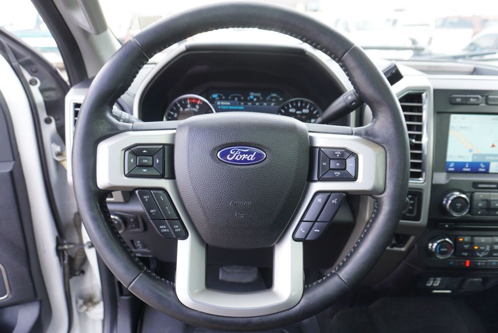 2017 Ford SUPER DUTY F-350 LARIAT - 22988443 - 33