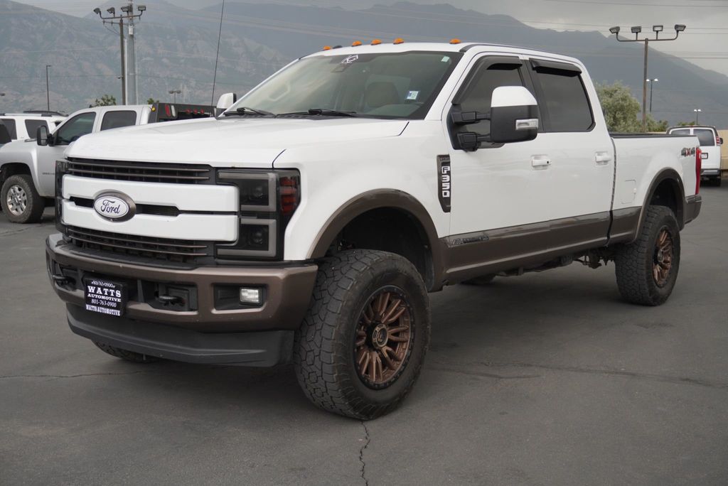 2017 Ford SUPER DUTY F-350 LARIAT - 23045472 | Video 1
