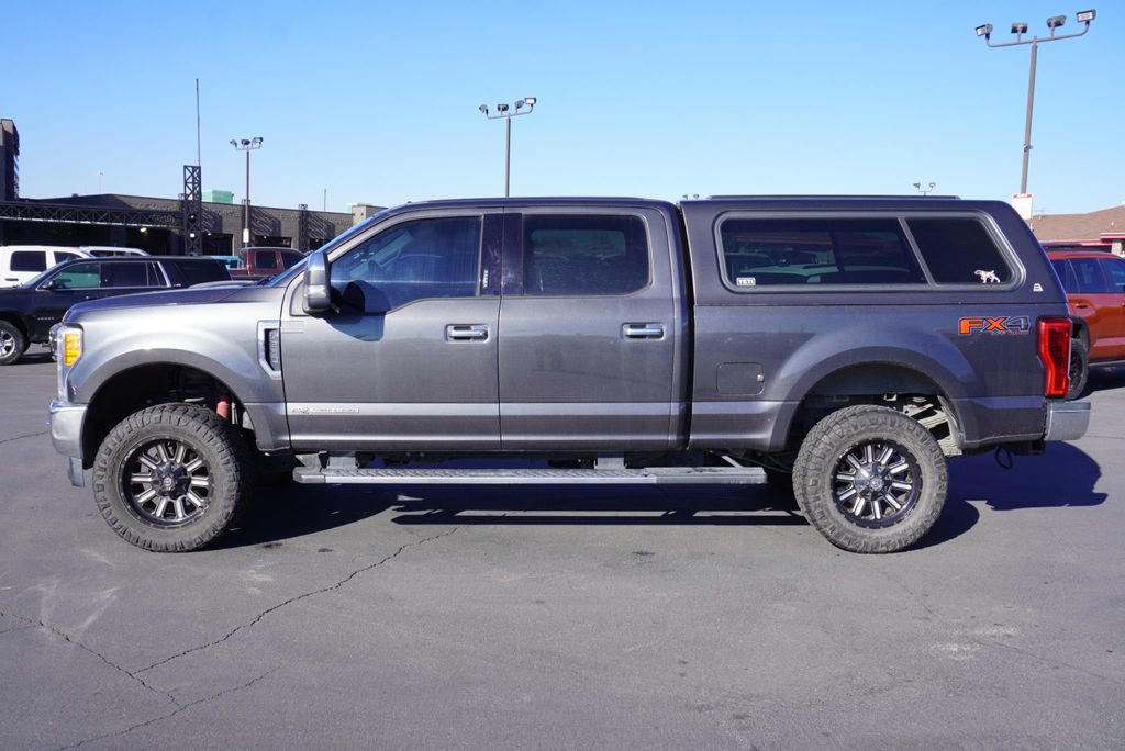 2017 Ford SUPER DUTY F-350 LARIAT FX4 - 22966115 - 1