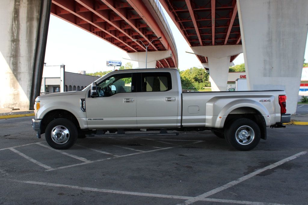 2017 Ford Super Duty F-350 DRW Lariat 4WD Crew Cab 8' Box - 23068391 - 0