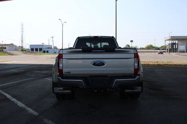 2017 Ford Super Duty F-350 DRW Lariat 4WD Crew Cab 8' Box - 23068391 - 6