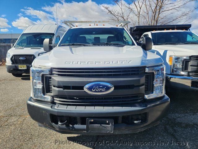 2017 Ford Super Duty F-350 DRW Cab-Chassis  - 22772342 - 1