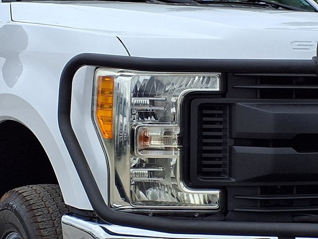 2017 Ford Super Duty F-350 DRW Cab-Chassis 8' Utility Truck w/Crane (5000lb) - 23002341 - 1