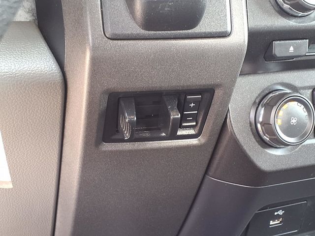 2017 Ford Super Duty F-350 DRW Cab-Chassis 8' Utility Truck w/Crane (5000lb) - 23002341 - 32