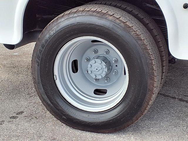 2017 Ford Super Duty F-350 DRW Cab-Chassis 8' Utility Truck w/Crane (5000lb) - 23002341 - 42