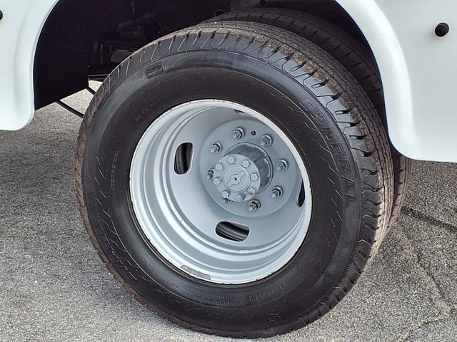 2017 Ford Super Duty F-350 DRW Cab-Chassis 8' Utility Truck w/Crane (5000lb) - 23002341 - 45