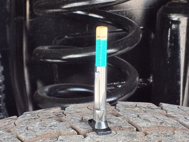 2017 Ford Super Duty F-350 DRW Cab-Chassis 8' Utility Truck w/Crane (5000lb) - 23002341 - 49