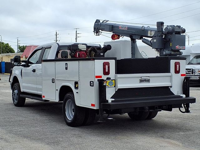 2017 Ford Super Duty F-350 DRW Cab-Chassis 8' Utility Truck w/Crane (5000lb) - 23002341 - 5