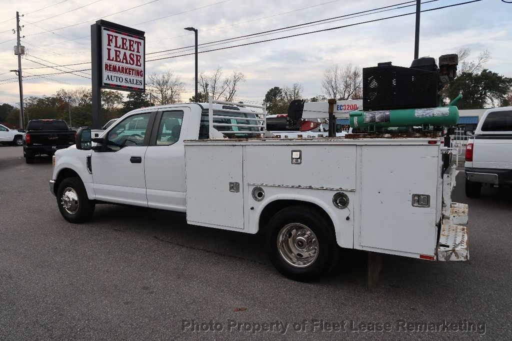 2017 Ford Super Duty F-350 DRW Cab-Chassis F350SD 2WD DRW Supercab Utility Crane - 22237458 - 2