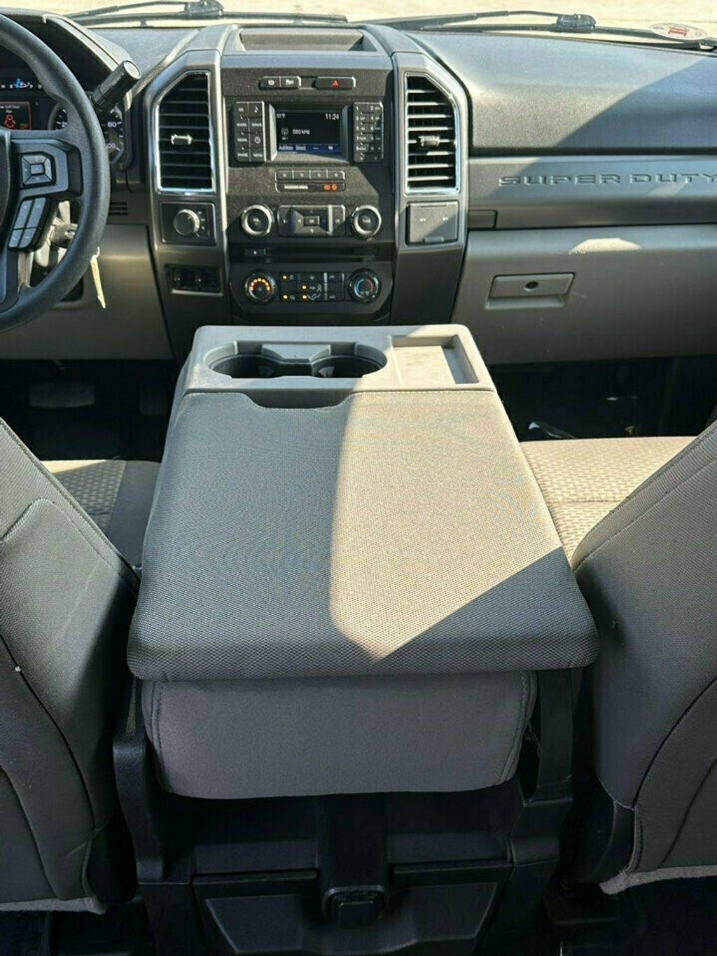 2017 Ford Super Duty F-350 DRW Cab-Chassis XLT 4WD Crew Cab 8' Box - 21339278 - 35