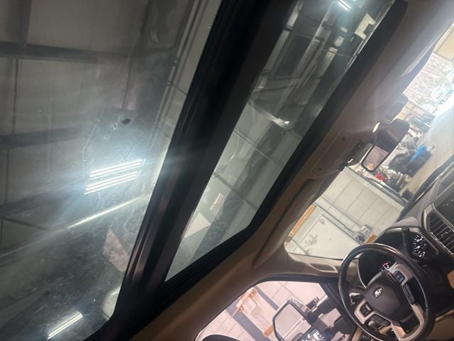 2017 Ford Super Duty F-350 SRW Lariat - 22982969 - 10