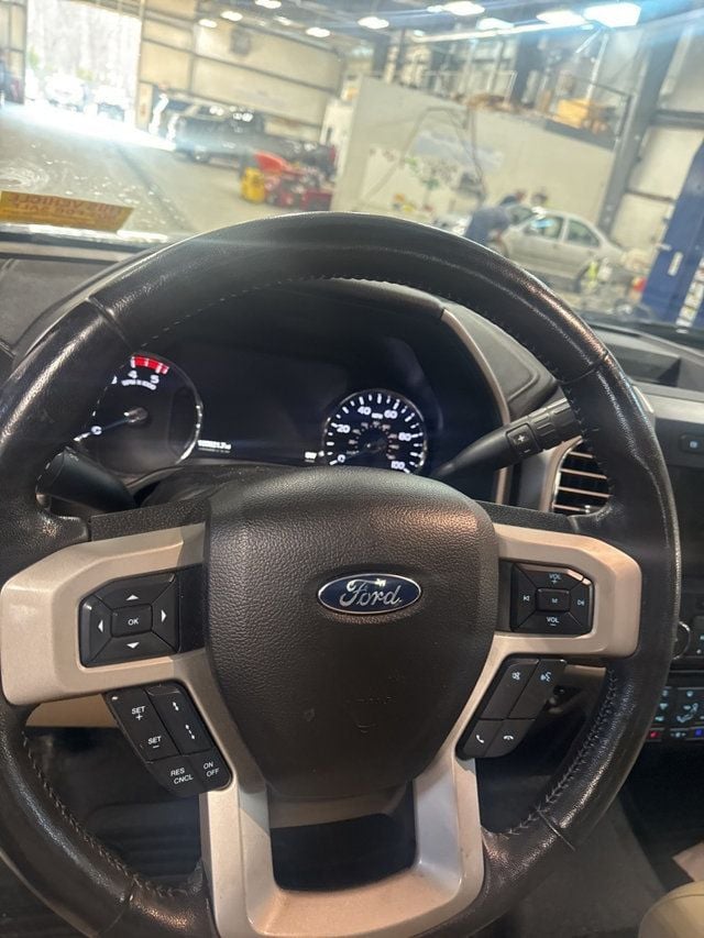 2017 Ford Super Duty F-350 SRW Lariat - 22982969 - 21
