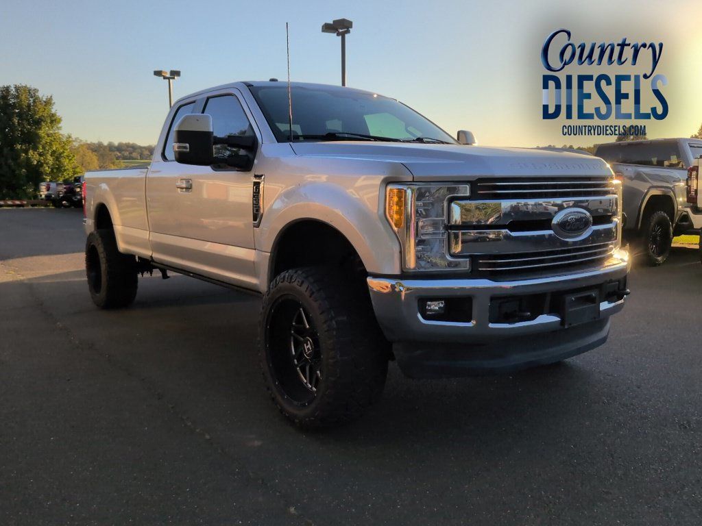2017 Ford Super Duty F-350 SRW Lariat Deleted - 23091844 - 0