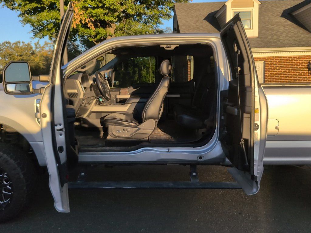 2017 Ford Super Duty F-350 SRW Lariat Leveled Deleted - 23091844 - 23