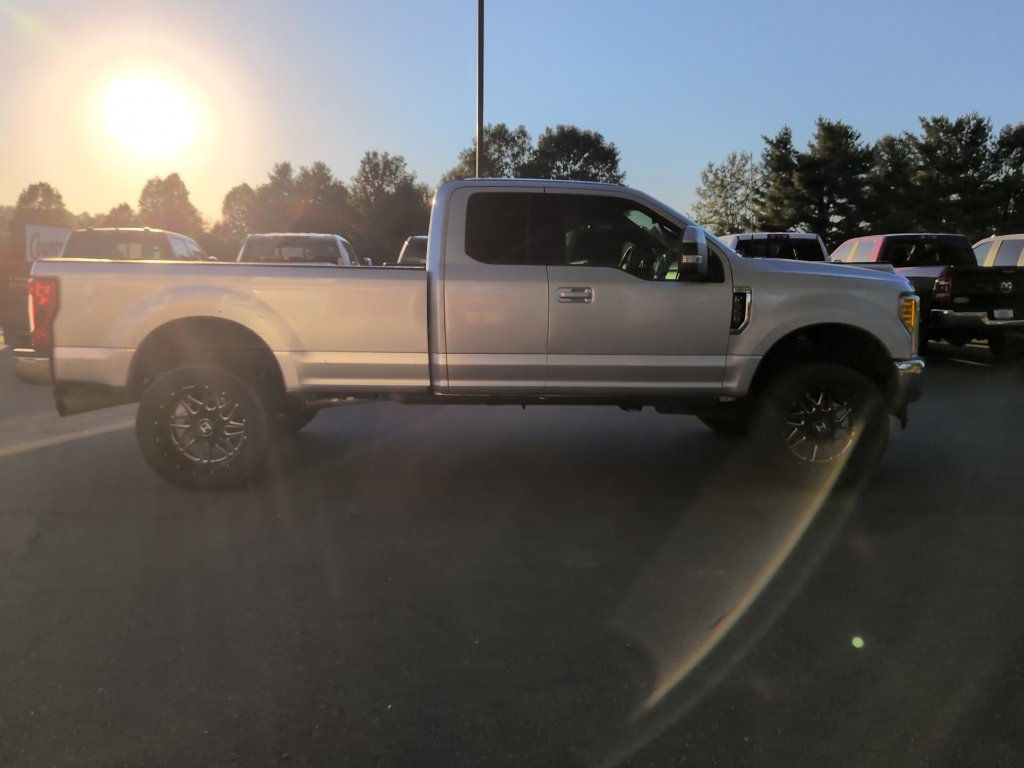 2017 Ford Super Duty F-350 SRW Lariat Leveled Deleted - 23091844 - 6