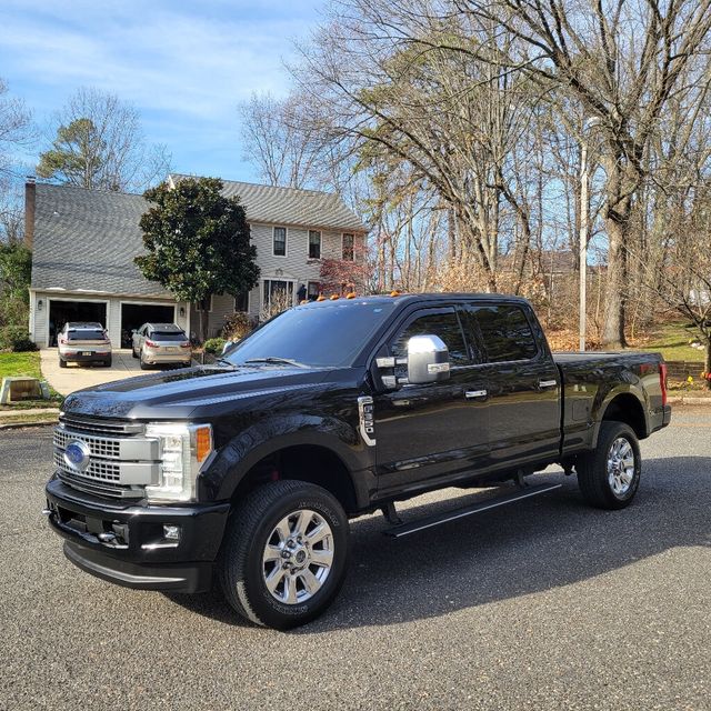 2017 Ford Super Duty F-350 SRW Platinum 4WD Crew Cab 8' Box - 22724557 - 0