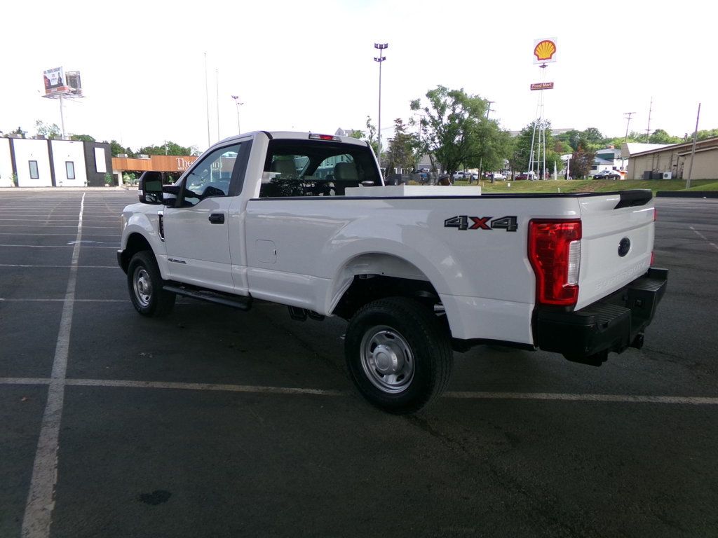 2017 Ford Super Duty F-350 SRW XL 4WD Reg Cab 8' Box - 23013654 - 7