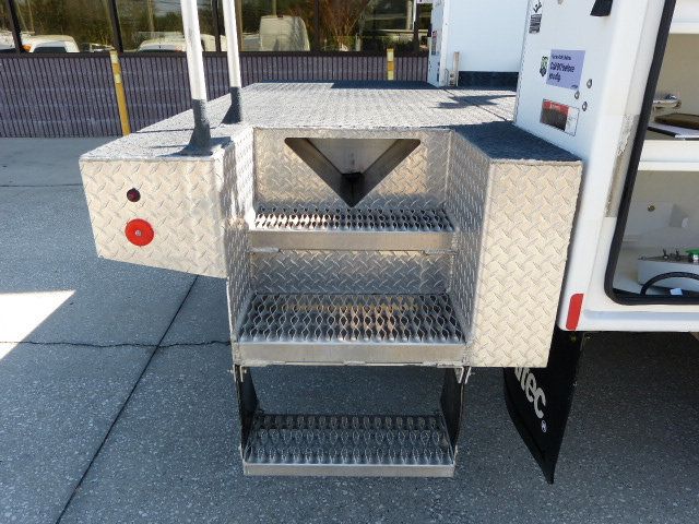 2017 Ford Super Duty F-450 DRW Cab-Chassis 6.8L V10 GAS*XL*2WD*DRW*REGULAR CAB*30FT. "ALTEC" AT200A BUCKET - 22990157 - 33