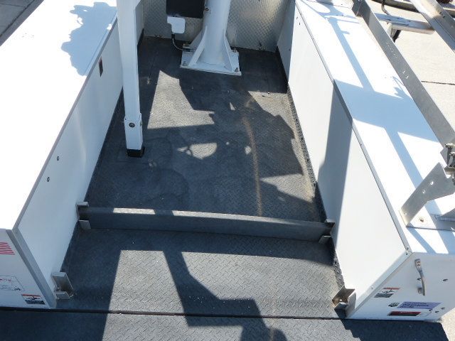 2017 Ford Super Duty F-450 DRW Cab-Chassis 6.8L V10 GAS*XL*2WD*DRW*REGULAR CAB*30FT. "ALTEC" AT200A BUCKET - 22990157 - 34