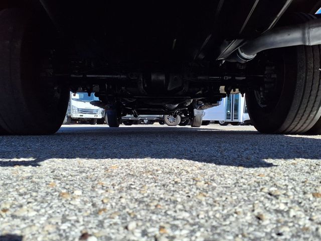 2017 Ford Super Duty F-450 DRW Cab-Chassis Utility Truck w/Crane - 23028940 - 22
