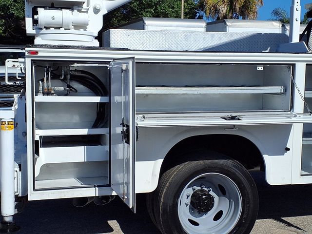 2017 Ford Super Duty F-450 DRW Cab-Chassis Utility Truck w/Crane - 23028940 - 23