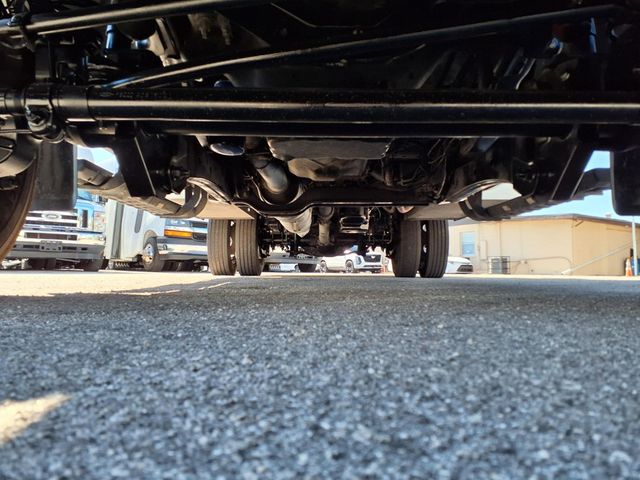2017 Ford Super Duty F-450 DRW Cab-Chassis Utility Truck w/Crane - 23028940 - 26