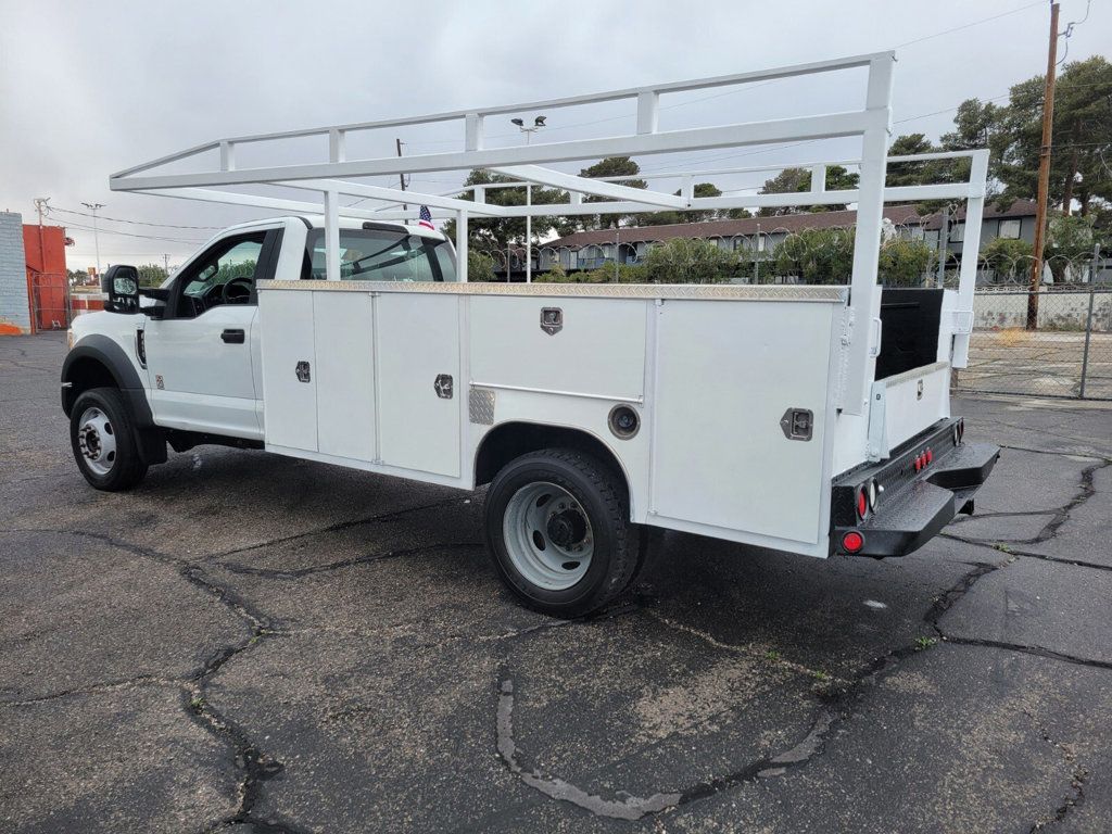 2017 Ford Super Duty F-450 DRW Cab-Chassis XLT - 22430303 - 2