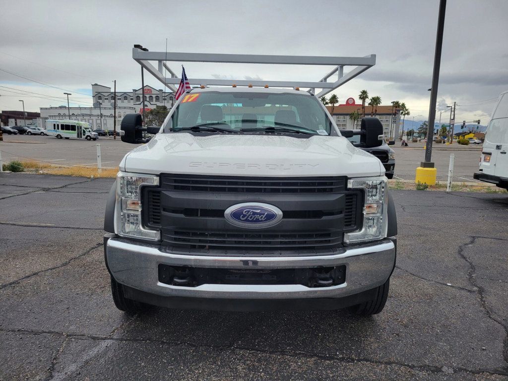 2017 Ford Super Duty F-450 DRW Cab-Chassis XLT - 22430303 - 4