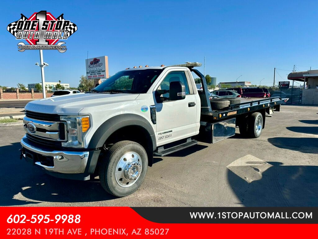 2017 Ford Super Duty F-550 DRW XLT 2WD Reg Cab 205" WB 120" CA - 22631781 - 0