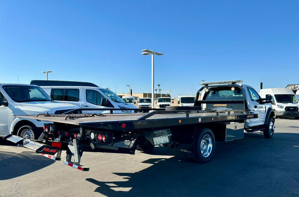 2017 Ford Super Duty F-550 DRW XLT 2WD Reg Cab 205" WB 120" CA - 22631781 - 10