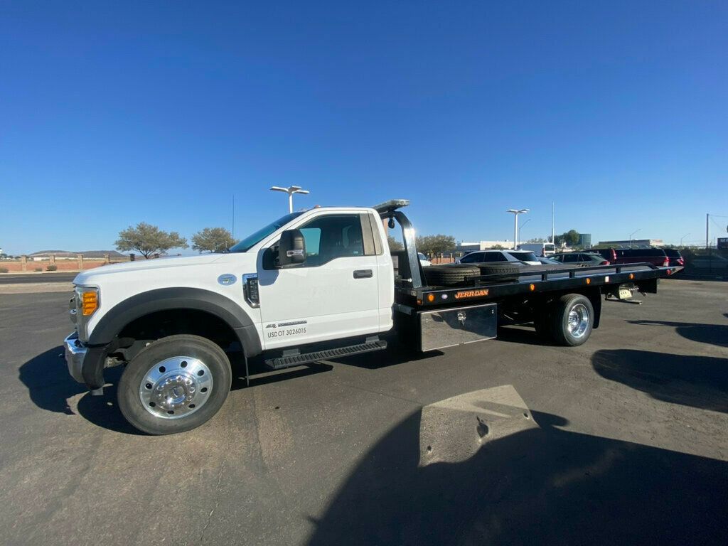 2017 Ford Super Duty F-550 DRW XLT 2WD Reg Cab 205" WB 120" CA - 22631781 - 2