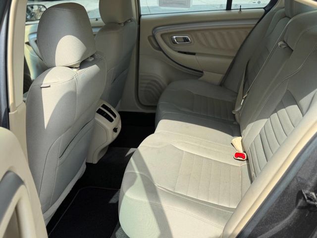 2017 Ford Taurus SE FWD - 23029827 - 9