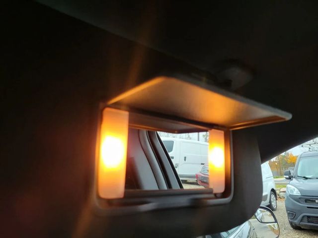 2017 Ford Taurus SEL Sedan 4D - 22953730 - 29