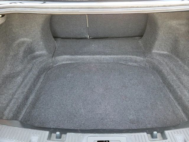 2017 Ford Taurus SE Sedan 4D - 23012266 - 11