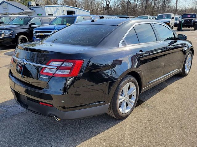 2017 Ford Taurus SE Sedan 4D - 23012266 - 14