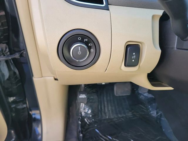 2017 Ford Taurus SE Sedan 4D - 23012266 - 20
