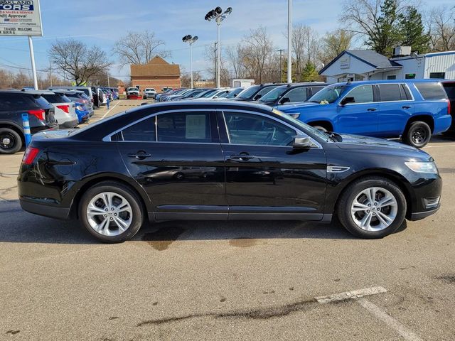 2017 Ford Taurus SE Sedan 4D - 23012266 - 2