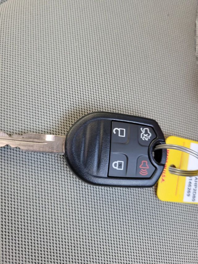 2017 Ford Taurus SE Sedan 4D - 23012266 - 29