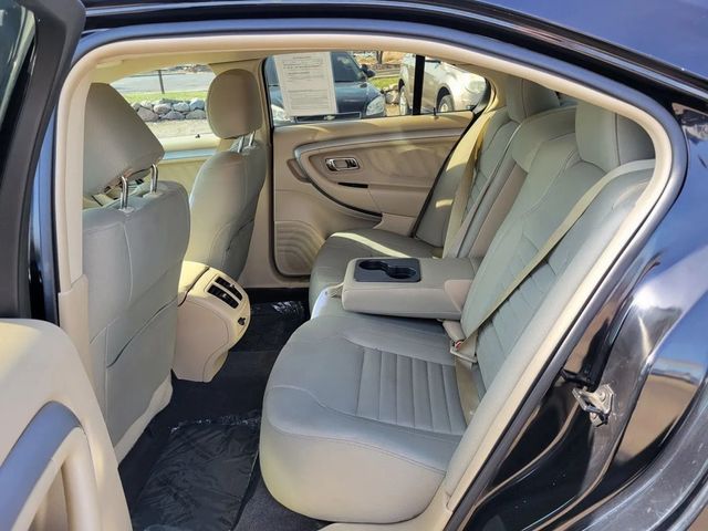 2017 Ford Taurus SE Sedan 4D - 23012266 - 3