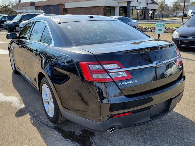 2017 Ford Taurus SE Sedan 4D - 23012266 - 4