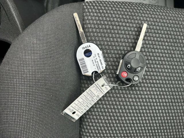 2017 Ford Transit Connect Van XL LWB w/Rear Symmetrical Doors - 22983191 - 25