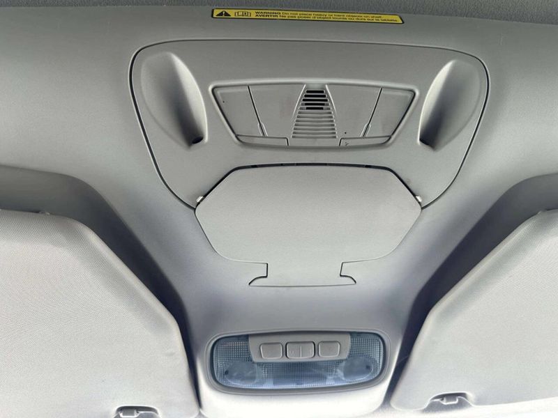 2017 Ford Transit Connect Van XLT LWB w/Rear Symmetrical Doors - 23034160 - 30