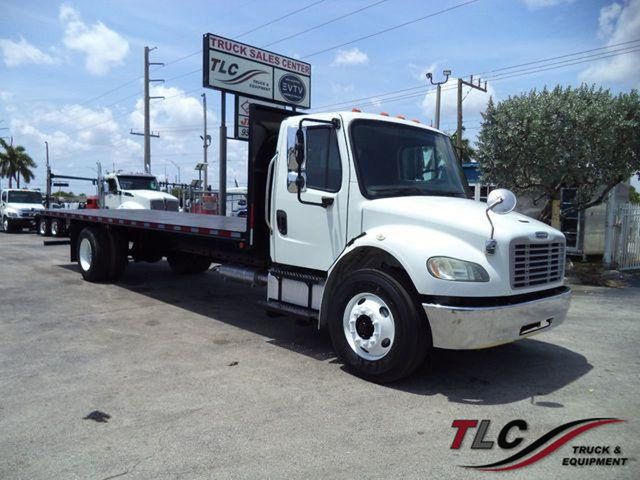 2017 Freightliner BUSINESS CLASS M2 106 AIR RIDE | AIR BRAKES | 26FT FLATBED PLATFORM - 21924599 - 0