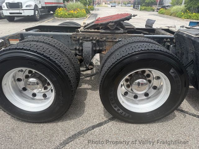 2017 Freightliner Cascadia 125  - 23054155 - 17